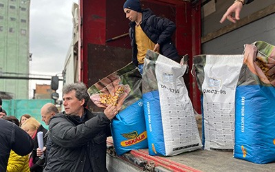 «Байєр» безкоштовно надає 26 тисяч мішків насіння на потреби українських аграріїв